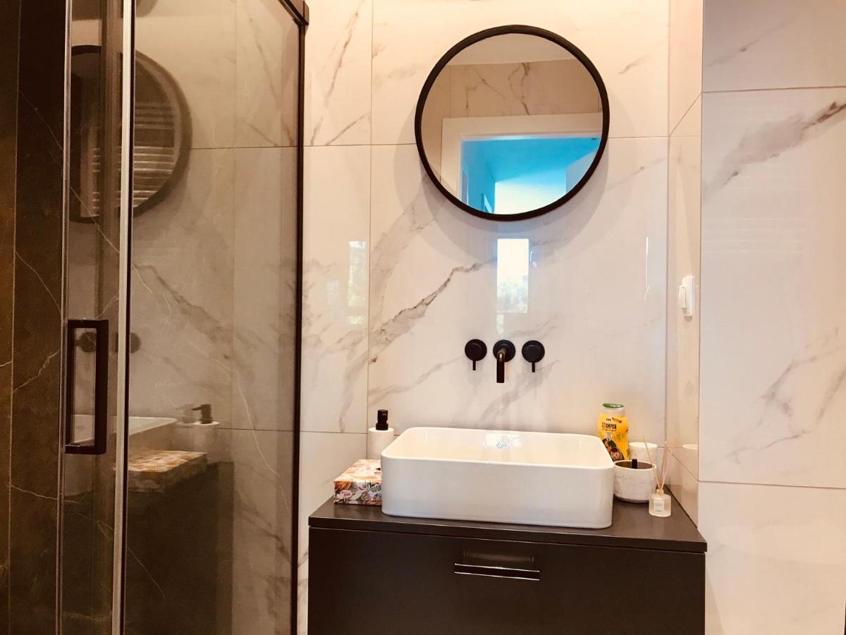 Baltic Riviera Apartments - Garden Sanctuary Retreat Гданск Екстериор снимка
